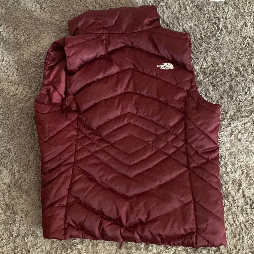 North face maroon womens puffer 550 vest